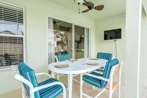 Ferienhaus, Mehrere Betten (Amanda's Cozy Clear Creek Vacation Ho) | Balkon