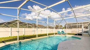Ferienhaus, Mehrere Betten (Amanda's Cozy Clear Creek Vacation Ho) | Pool | Außenpool
