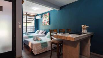 1 slaapkamer, een strijkplank/strijkijzer, wifi, beddengoed