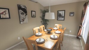 House, Multiple Beds (Maya's Charming Indian Creek Vacation) | Private kitchen - Maya's Charming Indian Creek Vacation Home (Kissimmee)