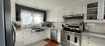 Beautiful 4BR/3.5BA Farmhouse w/ Heated Pool, Game Rm - 3 Miles to Dreams Park!