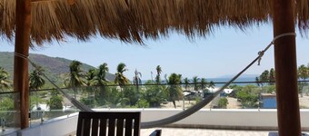 Huge Villa with Pool, Rooftop Deck, and Beach Views