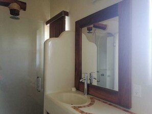 Dusche, Handtücher, Toilettenpapier