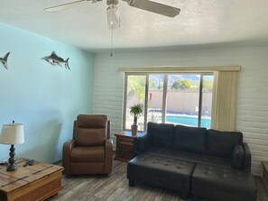Smart TV, video games, DVD player, books - 🌵 Tucson Desert Oasis – 6BR-5BA Home near Golf Courses, University & Shopping (Tucson)