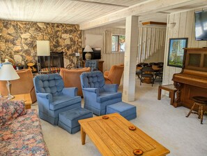 TV, fireplace, DVD player, ping pong