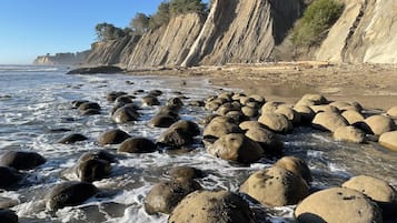 Una spiaggia nelle vicinanze