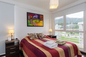 Apartment, 1 Queen Bed with Sofa bed, Balcony, Mountain View | 1 bedroom, in-room safe, individually decorated, individually furnished - Pacífico Apartamentos Ribera (Ushuaia)