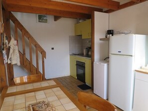 Fridge, microwave, oven, cookware/dishes/utensils