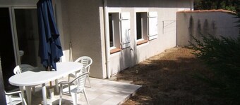 Small semi-detached houses of recent construction for 6 people