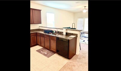 ENTIRE HOME JUST 10 MINS from IAH, 20 Miles DWNTWN