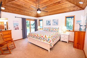 4 bedrooms, iron/ironing board, free WiFi, bed sheets - OCEANFRONT, Private Beach Access, Gas Fireplace, Ocean Views, WL933, Tale of the Whale (Corolla)