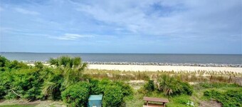 Villa 106 - lovely oceanfront condo
