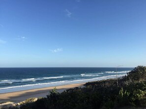 Beach - Relax Beachside. 100m to Surf beach. Aircon. WIFI. (Sunrise Beach)