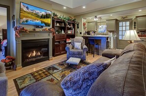 House, Multiple Beds (Deerly Loved #2846) | Living area - Deerly Loved #2846 (Sevierville)