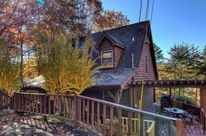 Casa, diversos llits (Deerly Loved #2846) | Servei de restauració a l'aire lliure