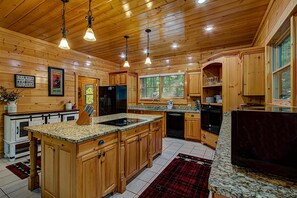 Rumah, Beberapa Tempat Tidur, pemandangan gunung (Arrowhead Lodge #568) | Dapur pribadi