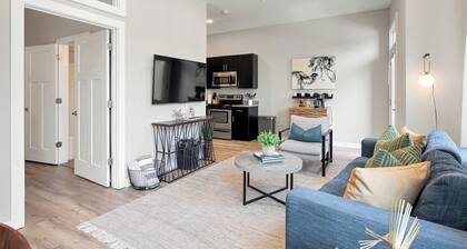 Condo Near Vanderbilt, Belmont, Music Row + Has Free Parking