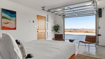 3 bedrooms, desk, iron/ironing board, WiFi