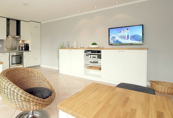 Réfrigérateur, micro-ondes, four, lave-vaisselle