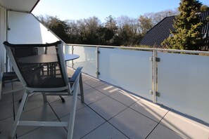 Outdoor dining - Gmelinstraße 23, Whg. 6 - Ferienwohnung mit 3- Zimmern auf ca. 60m² mit Balkon (Wyk auf Föhr)