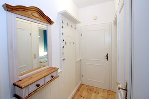 Interior - Badestraße 94, Whg. 2, Haus am Walde - vacation apartment in Wyk with 2 rooms on (Wyk auf Föhr)