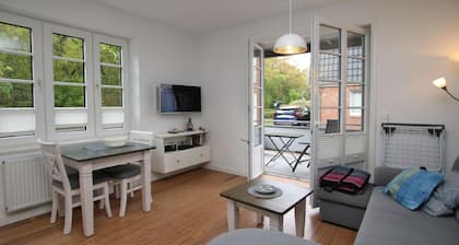 Badestraße 94, Whg. 2, Haus am Walde - Ferienwohnung in Wyk mit 2 Zimmern auf
