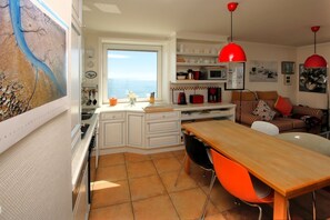 Microwave, oven, dishwasher - Königstraße 5, Whg. 33, Atlantischer Hof - Apartment with 3 rooms on approx. (Wyk auf Föhr)