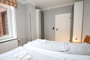 1 bedroom, iron/ironing board, WiFi