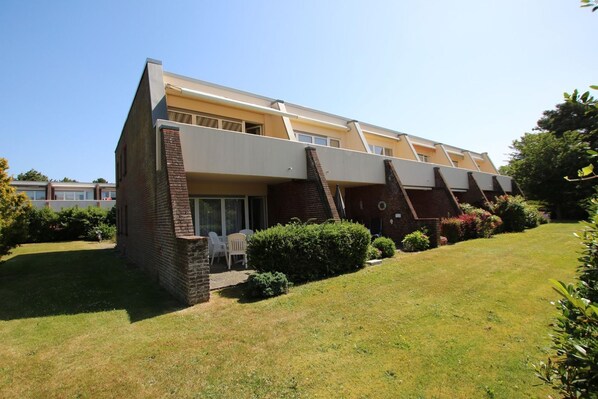 Unclassified image, 1 of 10, button