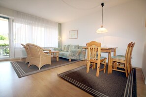 Tv, dvd-spelare och en stereo
