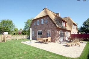 Outdoor dining - Ohl Dörp 55b, Whg. 2 - House half in Wrixum under thatched roof with 4 rooms and 140 (Wrixum)