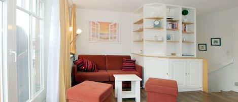 Fernseher, DVD-Player, Stereoanlage