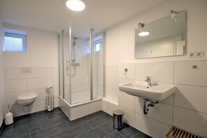 Bathroom - Olhörnweg 2 - Holiday home/ house slice with 3 rooms on approx. 95m² (Wyk auf Föhr)