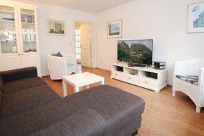 Televisión, reproductor de DVD y estéreo 