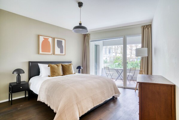 2 bedrooms, iron/ironing board, WiFi, bed sheets