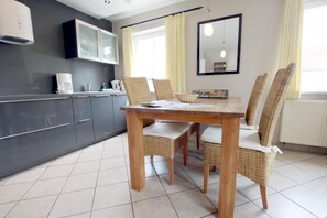 Dining - Badestraße 18a, Whg. 4 - vacation apartment with 3 rooms on approx. 60m², in the center of (Wyk auf Föhr)