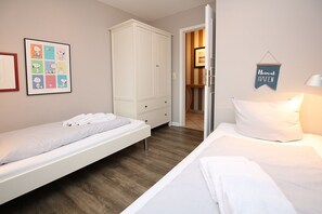 Unclassified image, 2 of 11, button