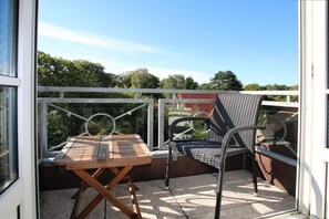 Unclassified image, 5 of 13, button