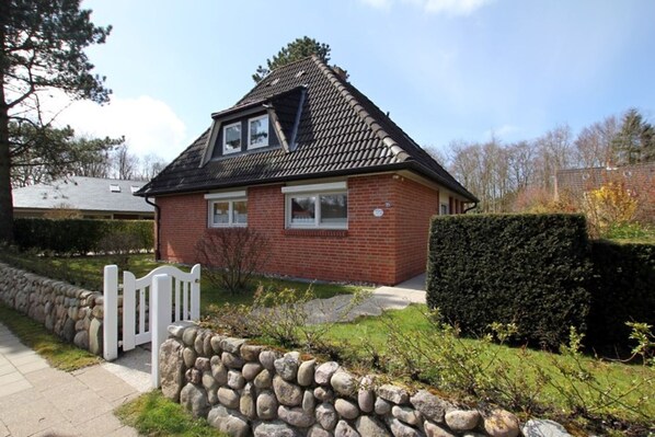 Unclassified image, 1 of 21, button - Starklef 32a - Ferienhaus für bis zu 8 Personen auf ca. 145 m² (Wyk auf Föhr)