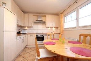 Kjøleskap, mikrobølgeovn, ovn og oppvaskmaskin