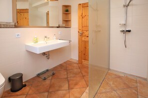 Shower - Starklef 32a - Ferienhaus für bis zu 8 Personen auf ca. 145 m² (Wyk auf Föhr)