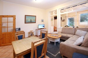 TV - Gmelinstraße 2, Whg. 3, Haus Heyden - Apartment with 2 rooms and terrace (Wyk auf Föhr)