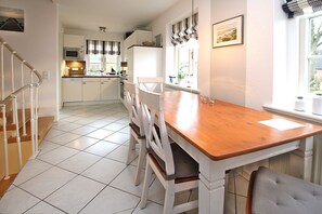 Unclassified image, 2 of 19, button