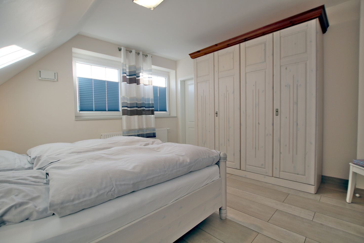 3 bedrooms, in-room safe, iron/ironing board, WiFi