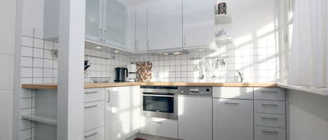 Réfrigérateur, micro-ondes, four, lave-vaisselle