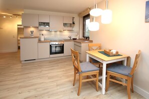 Fridge, oven, dishwasher