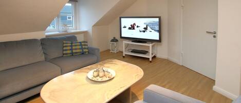 Televisión, reproductor de DVD y estéreo