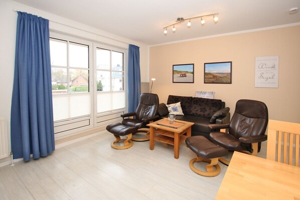 Télévision, lecteur de DVD, chaîne hi-fi