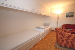 1 bedroom, WiFi - Königstraße 5, Whg. 8, Atlantischer Hof - Apartment with 2 rooms on the 1st floor. (Wyk auf Föhr)