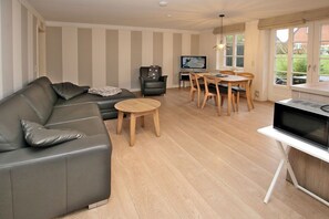 TV, stereo - But Dörp 3, Whg. 3 - Apartment in Wyk, with 3 rooms on approx. 45m² on the ground floor (Wyk auf Föhr)